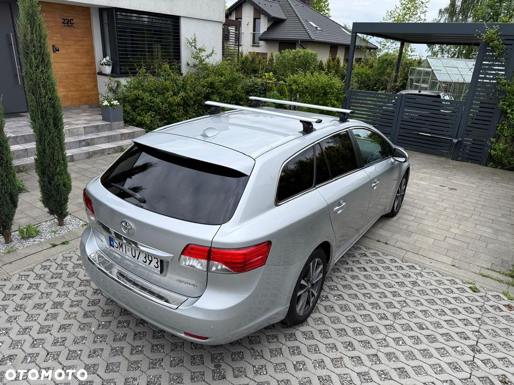 Toyota Avensis 2.0 Premium MS - 8