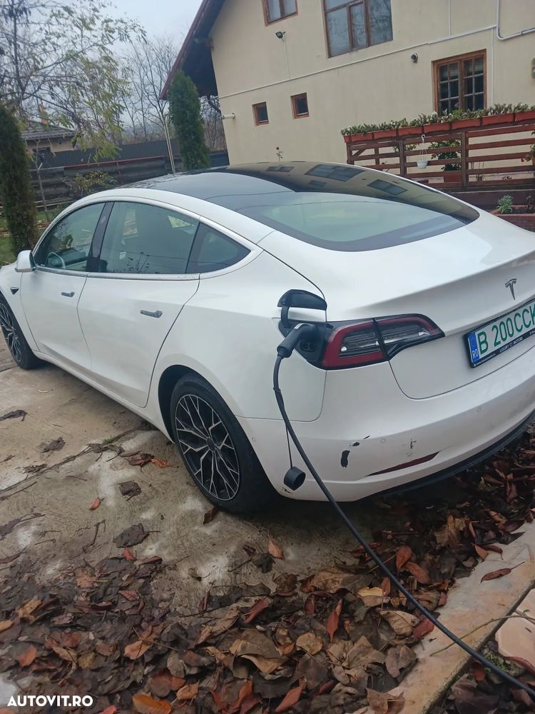 Tesla Model 3 - 2