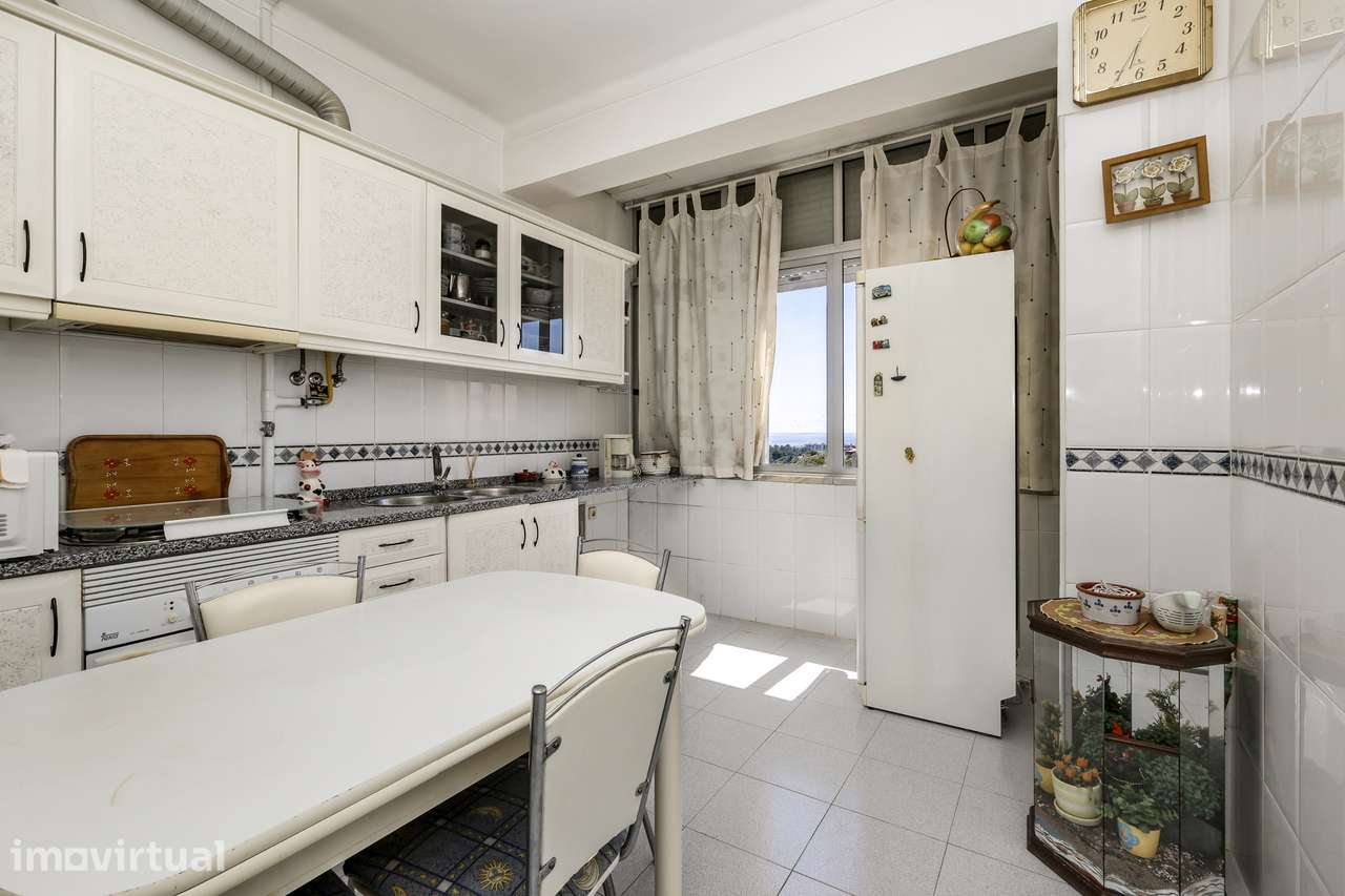 Apartamento T2 em Camarate com varanda - Grande imagem: 3/23