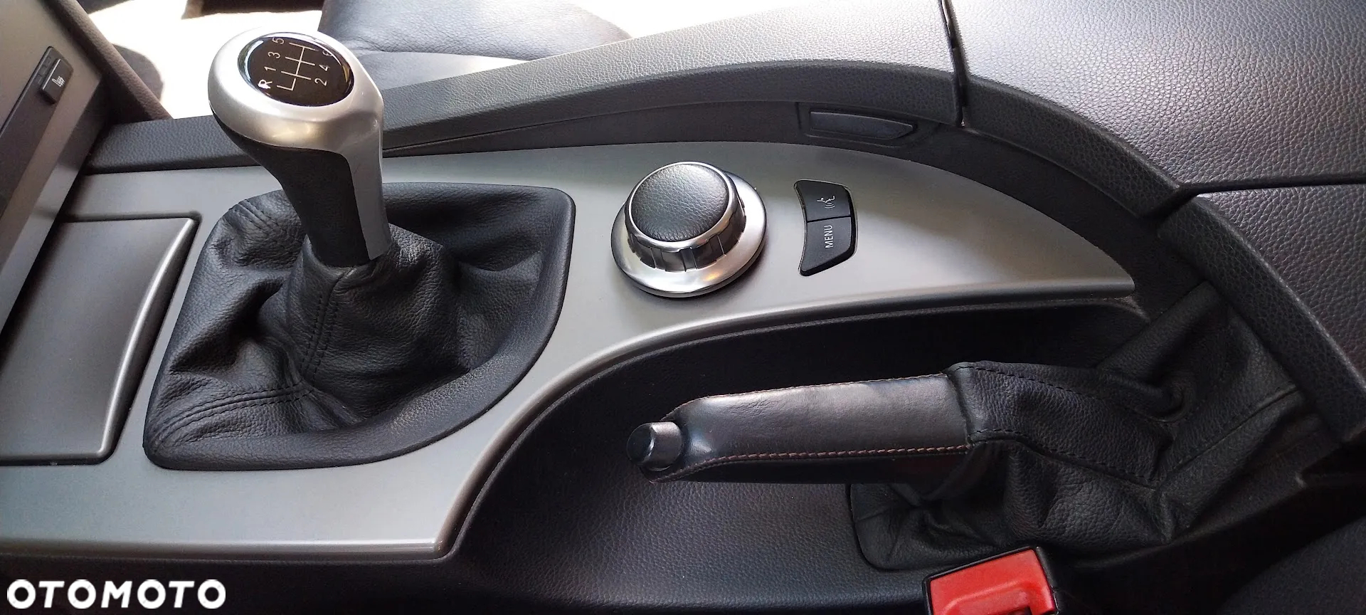 BMW Seria 5 523i - 30