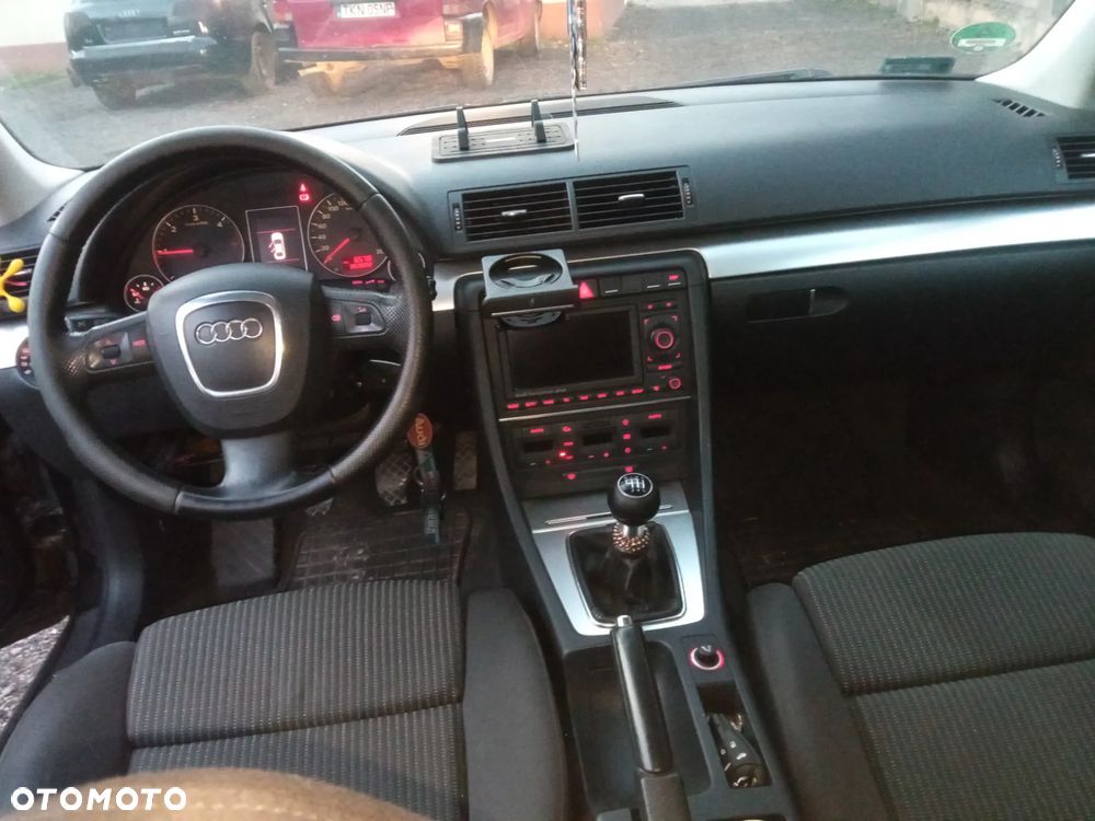 Audi A4 Avant 2.0 TDI - 8