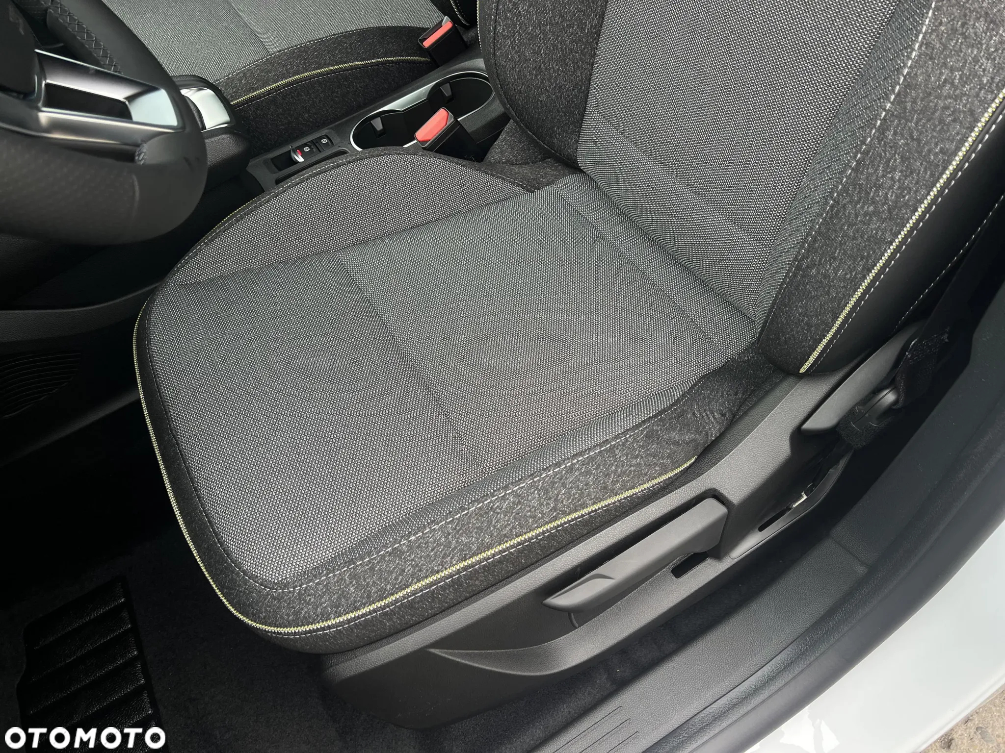 Renault Captur 1.0 TCe Intens - 12
