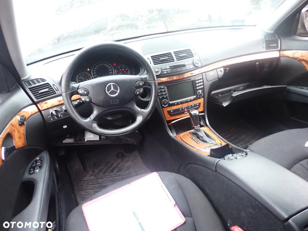 CZĘŚCI - Mercedes E-klasa W211 3,0CDI 190KM 642920 AT 722902 LIFT 2008r. LAKIER C963 INDEX - 8713 - 6