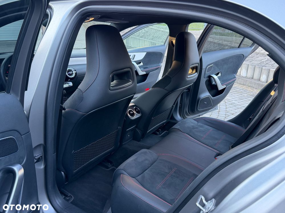 Mercedes-Benz Klasa A 250 4Matic 8G-DCT Edition AMG Line - 26