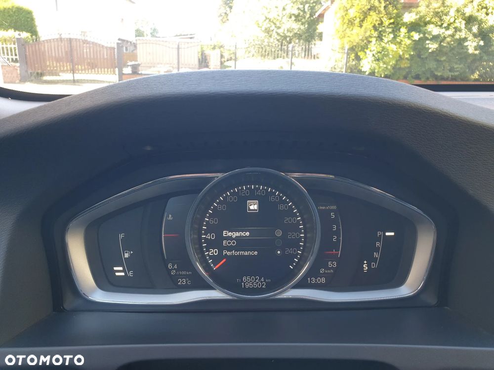 Volvo V60 D3 Geartronic Summum - 24