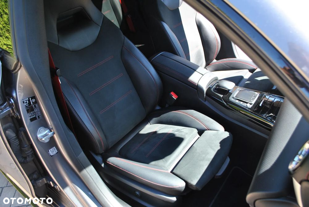 Mercedes-Benz CLA AMG 35 4-Matic 7G-DCT - 17