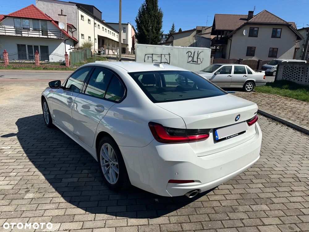 BMW Seria 3 318i - 4