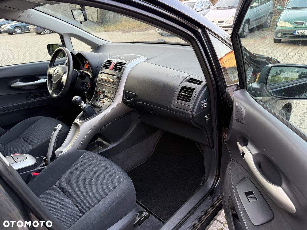 Toyota Auris 1.6 Executive - 11