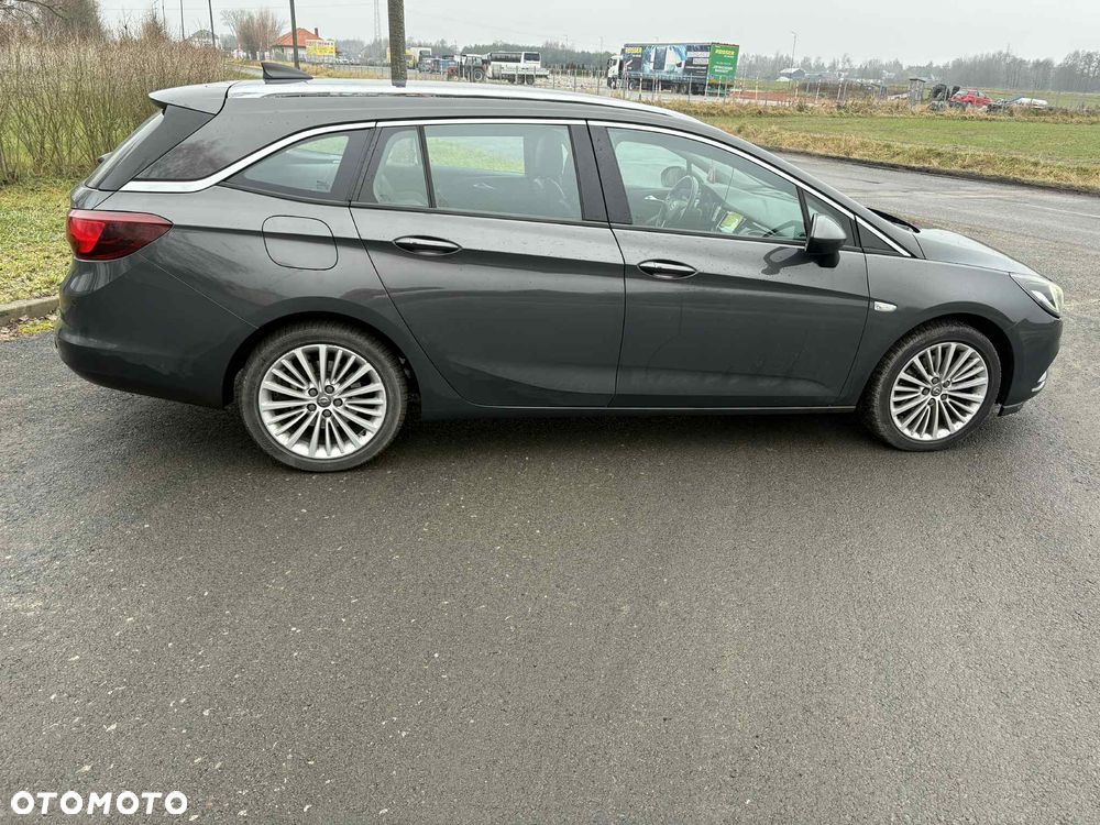 Opel Astra 1.6 CDTI Cosmo - 11