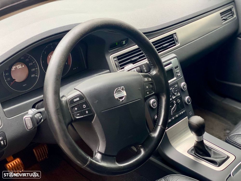 Volvo V70 2.0 D Momentum - 13