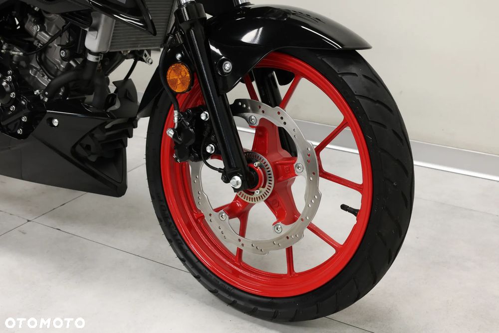 Suzuki GSX - 32