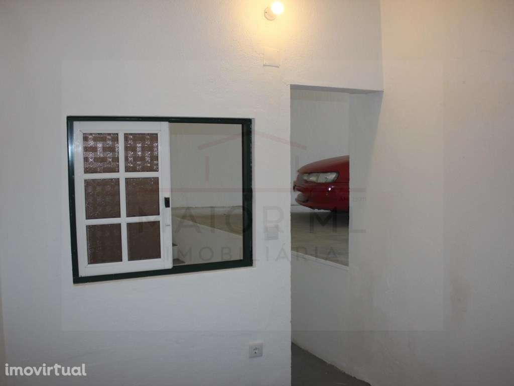 Garagem e Arrecadação Fechada a 3 Km de Rio Maior - Grande imagem: 5/15