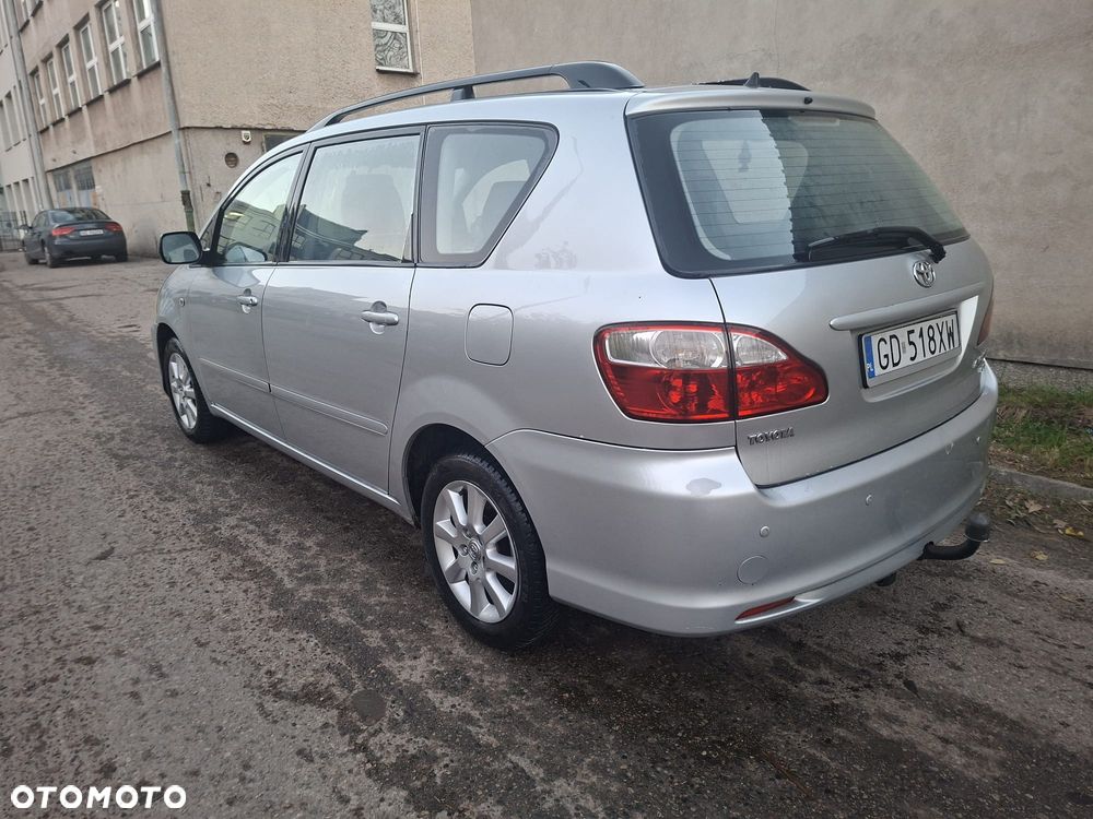 Toyota Avensis Verso