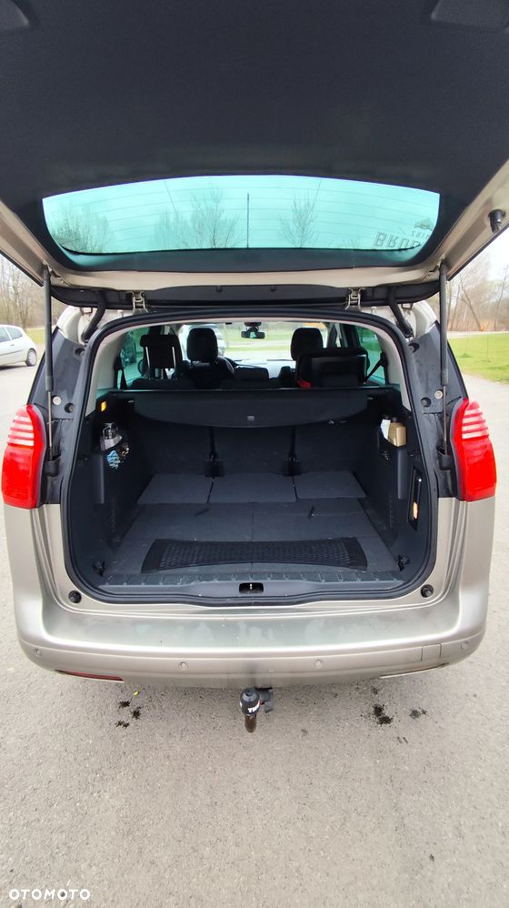 Peugeot 5008 1.6 THP Family - 9