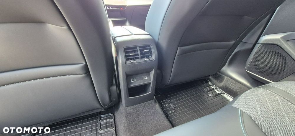 Peugeot 408 1.2 PureTech Allure S&S EAT8 - 26