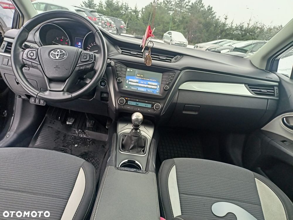 Toyota Avensis Touring Sports 1.6 D-4D Comfort - 22