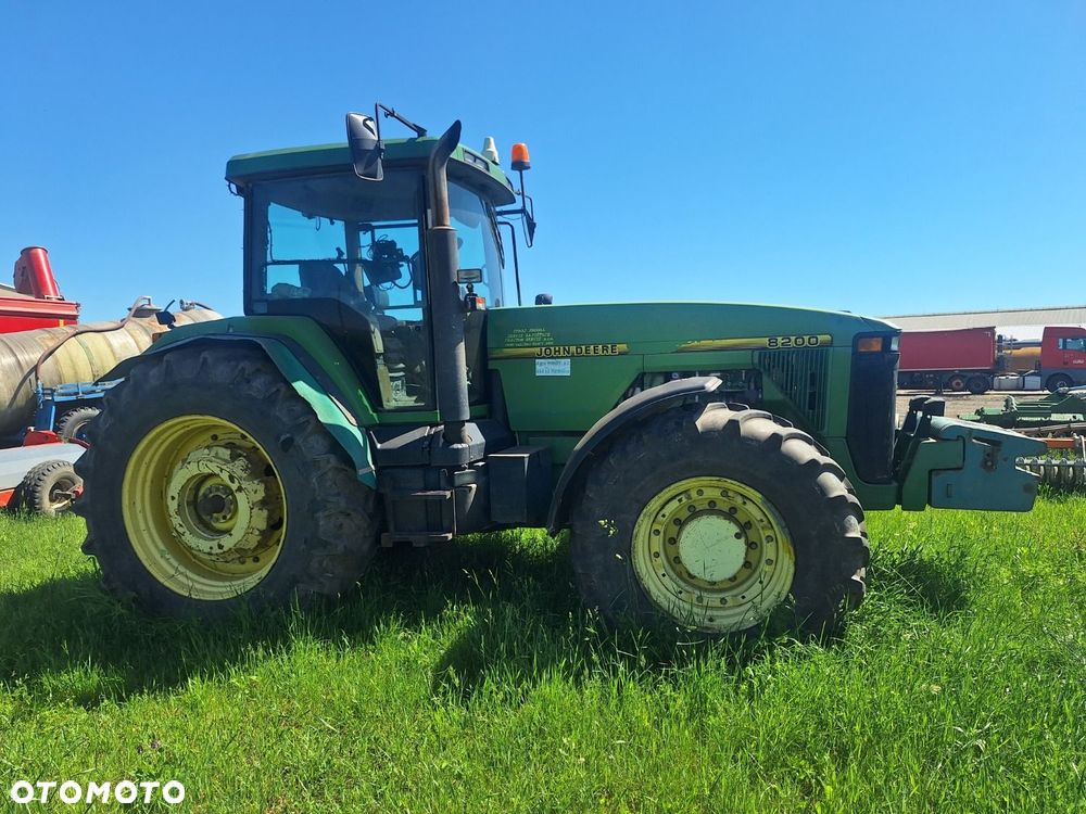 John Deere 8200 4X4 - 4