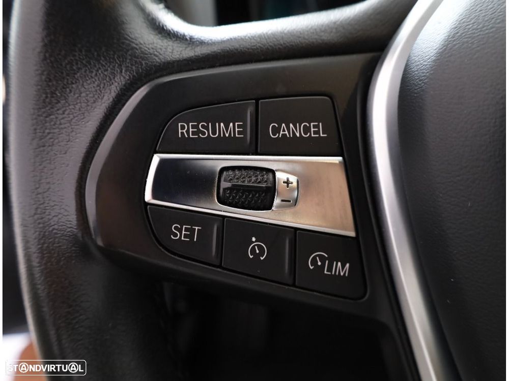 BMW 318 d Touring Line Sport Auto - 35