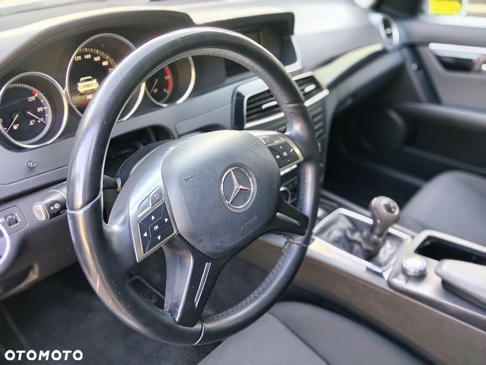 Mercedes-Benz Klasa C 220 CDI DPF (BlueEFFICIENCY) Elegance - 6