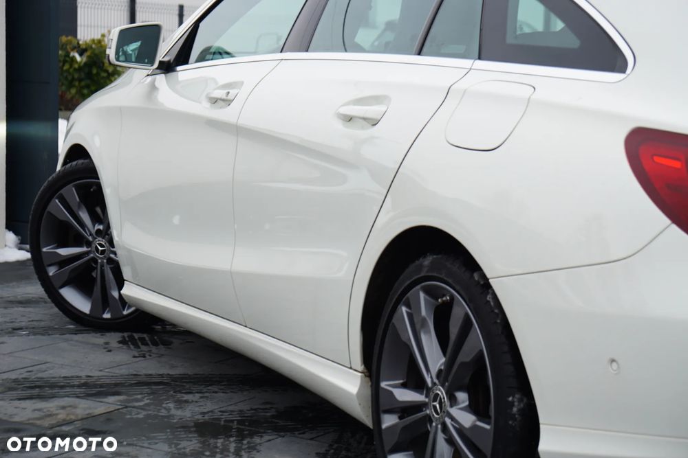 Mercedes-Benz CLA 180 7G-DCT UrbanStyle Edition - 23