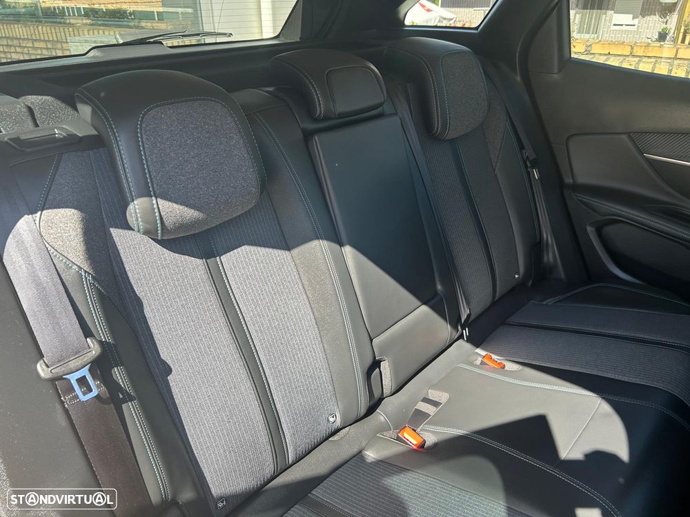 Peugeot 3008 1.6 Hybrid Allure e-EAT8 - 8