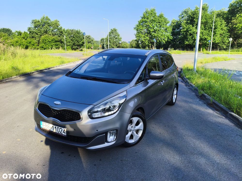 Kia Carens - 2