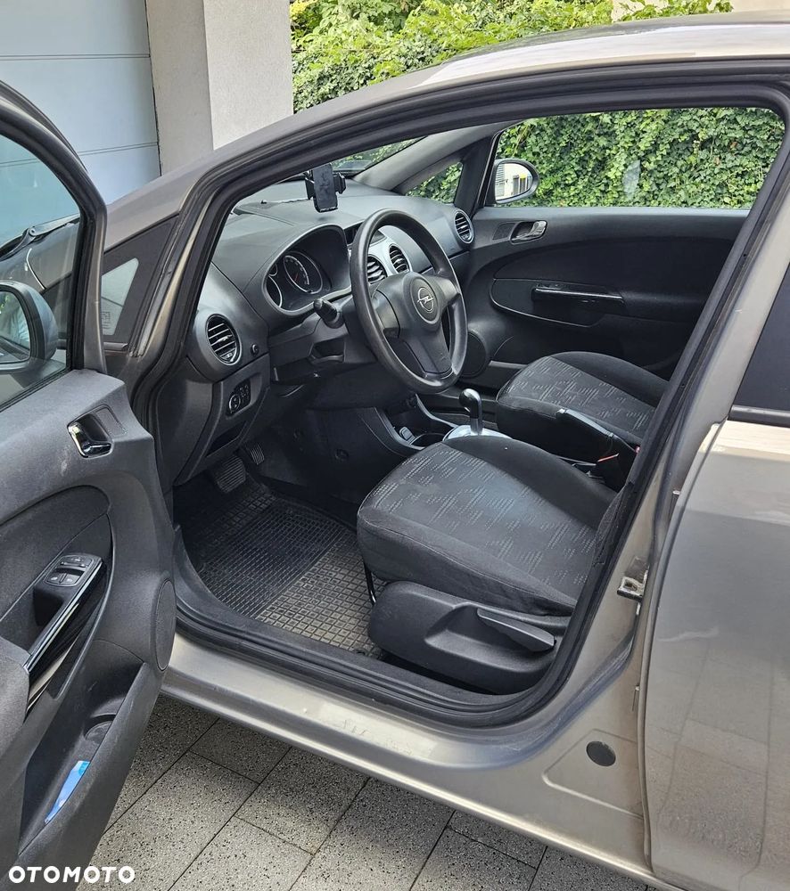 Opel Corsa 2011 photo 4