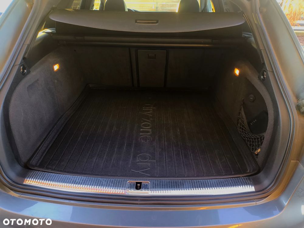 Audi A4 Avant 2.0 TDI DPF Ambiente - 12