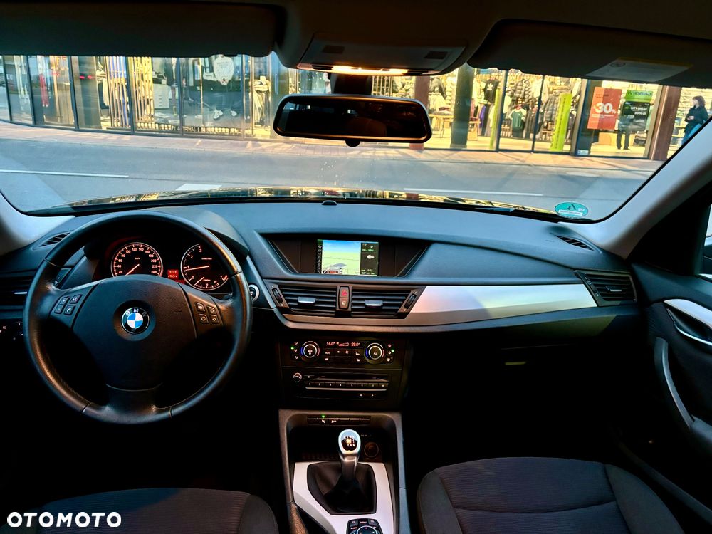 BMW X1 sDrive18i - 15