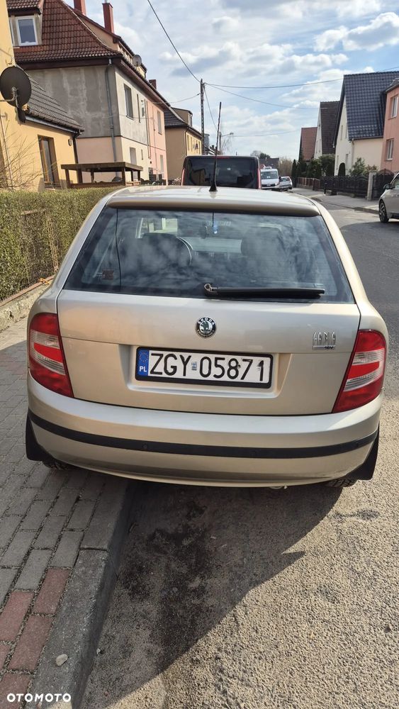 Skoda Fabia 1.4 16V Ambiente - 2