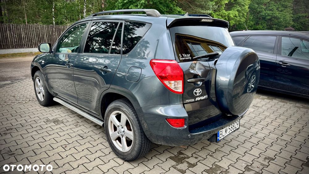 Toyota RAV4 2.2 D-4D 4x4 Executive - 3