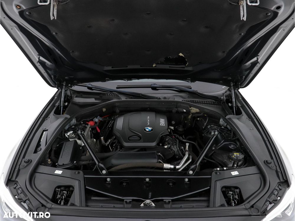 BMW Seria 5 520d Aut. Luxury Line - 23