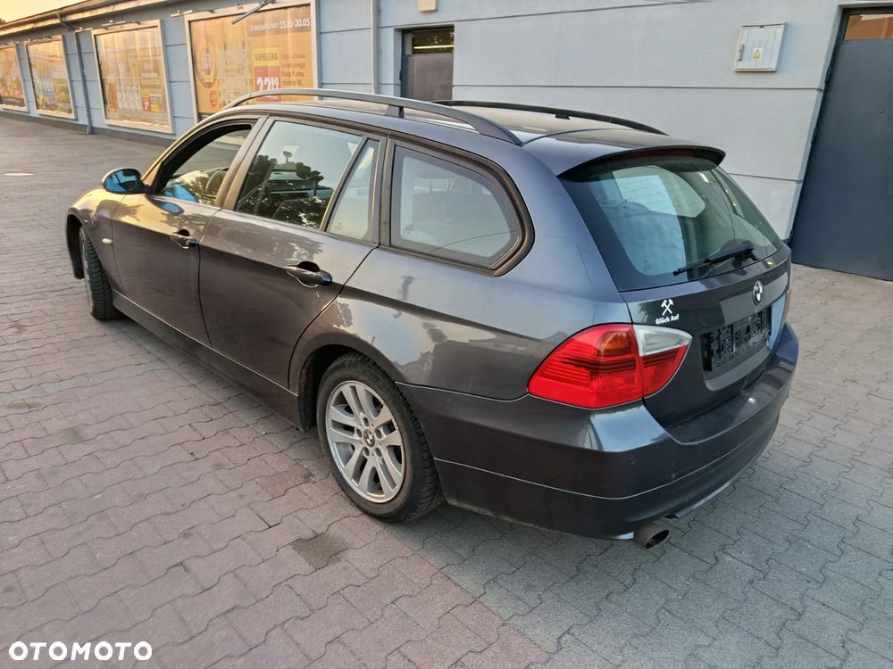 BMW Seria 3 318i - 7