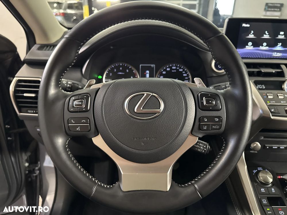 Lexus Seria NX 300h - 16