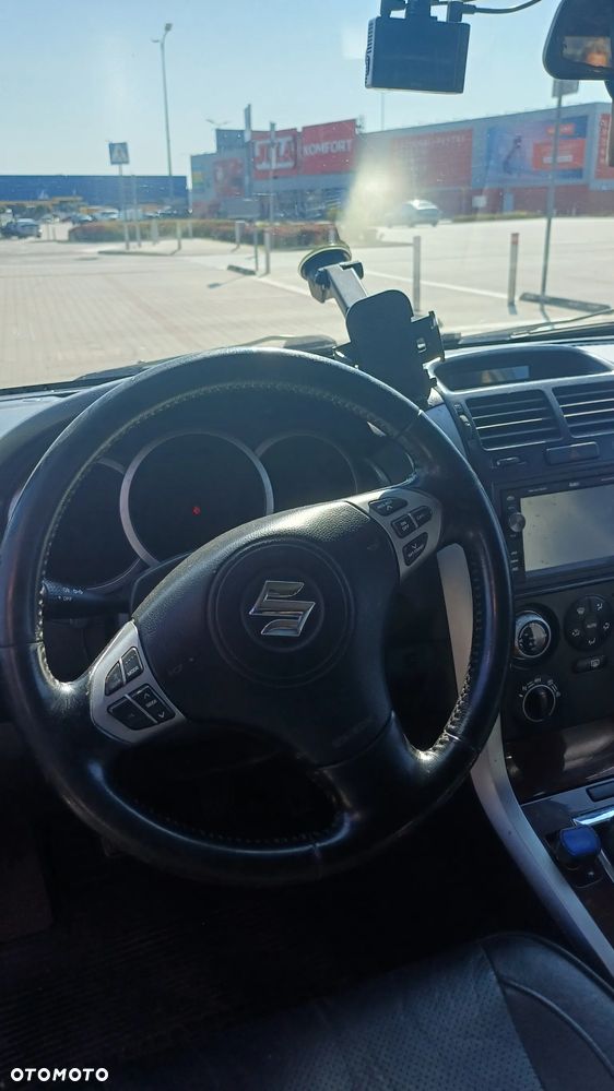 Suzuki Grand Vitara 2.0 - 14