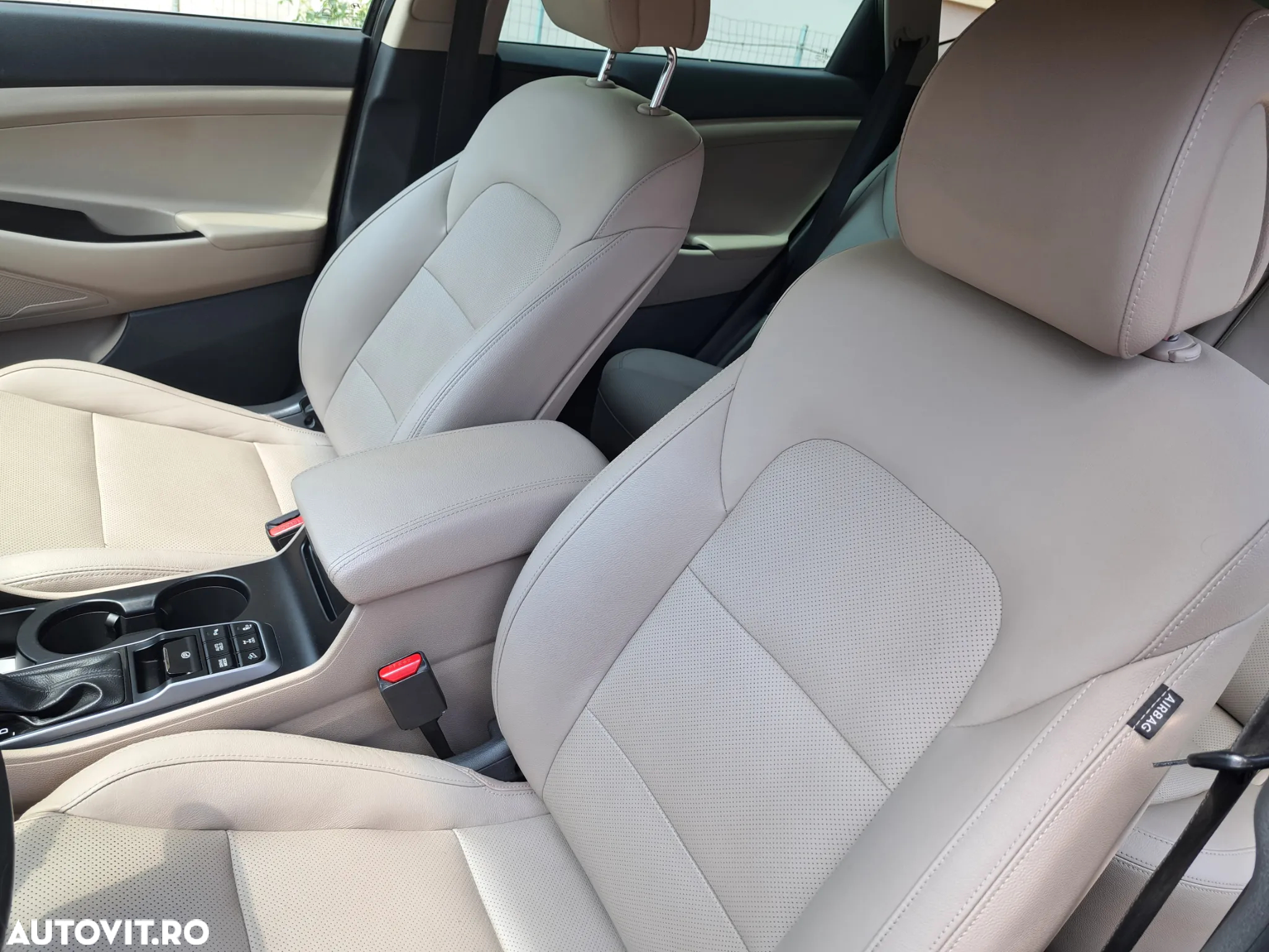 Hyundai Tucson 2.0 CRDI 4WD 6AT Luxury+ - 10