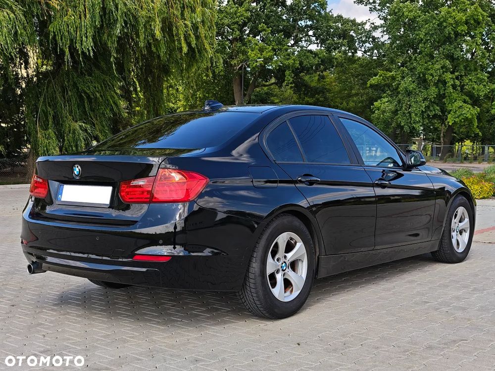 BMW Seria 3 320d Efficient Dynamic Edition - 4