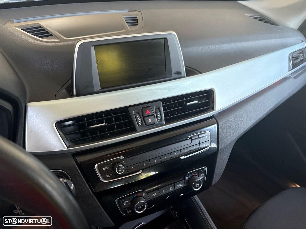 BMW X1 16 d sDrive Line Sport - 11