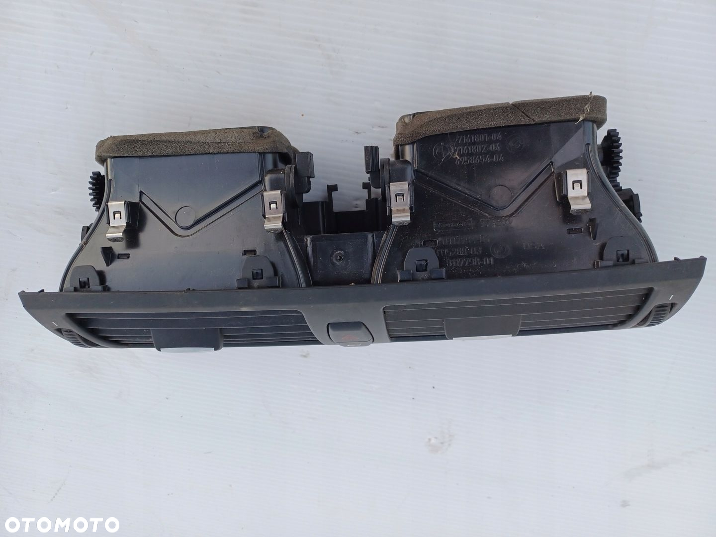 BMW E70 X5 X6 E71 KRATKA NAWIEWU ŚRODKOWA PRZÓD 7161801 - 3