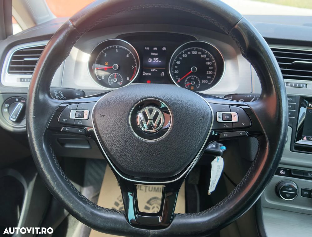 Volkswagen Golf 1.6 TDI BlueMotion Technology Lounge - 17