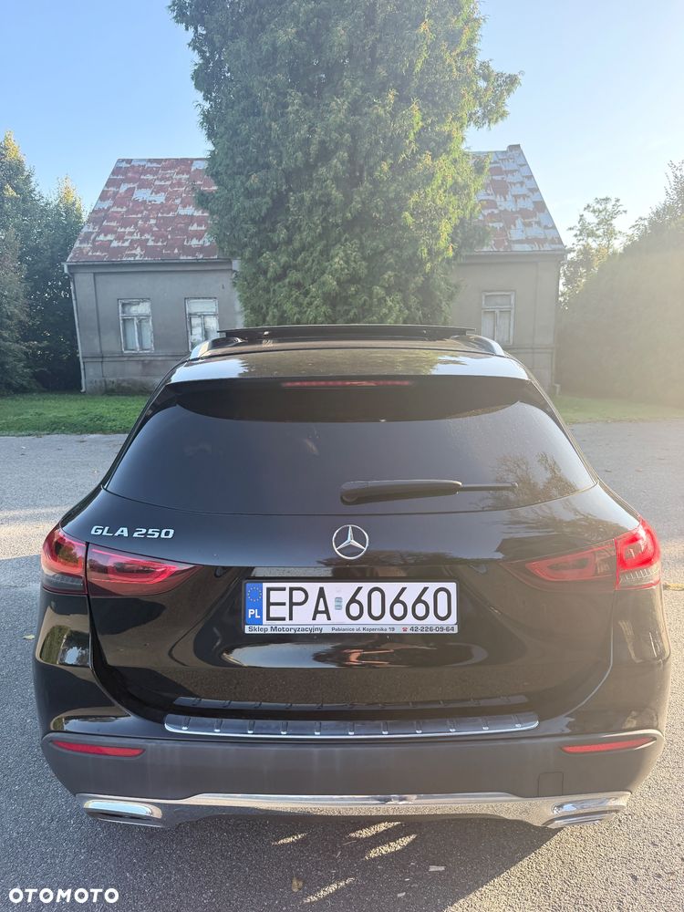 2021 Mercedes-Benz GLA 250 8G-DCT Edition 2021, photograph 6