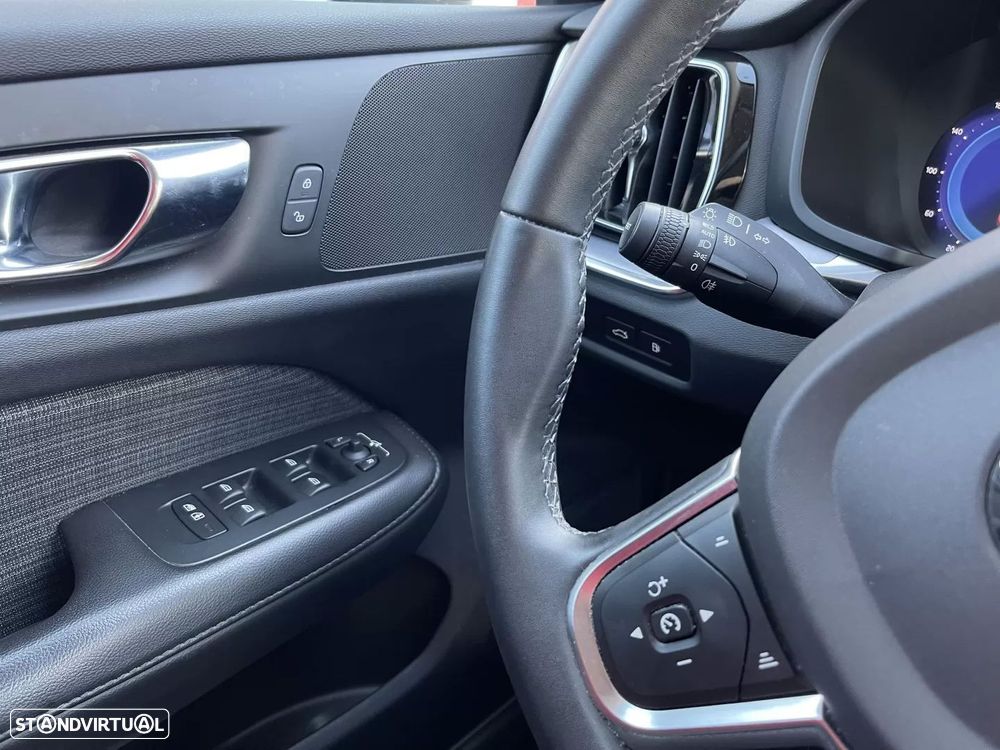 Volvo V60 2.0 T6 AWD TE Core - 23