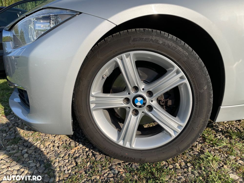 BMW Seria 3 320d Luxury Line - 13