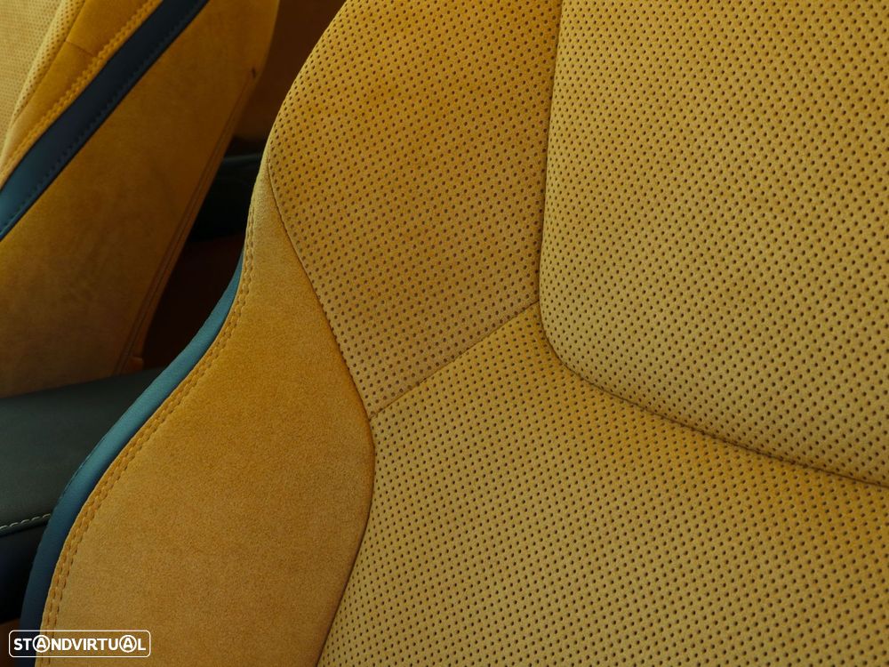 Lexus RZ 450e Luxury Bi-Tone - 41