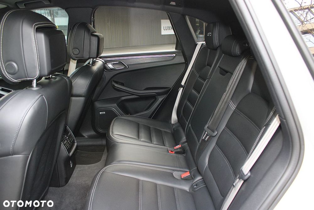 Porsche Macan GTS - 16