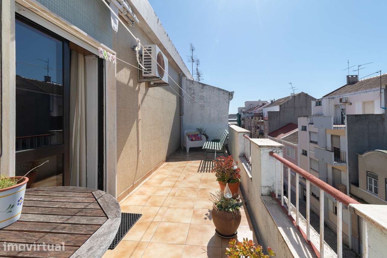 Apartamento T2 Venda em Barreiro e Lavradio,Barreiro - Grande imagem: 2/17