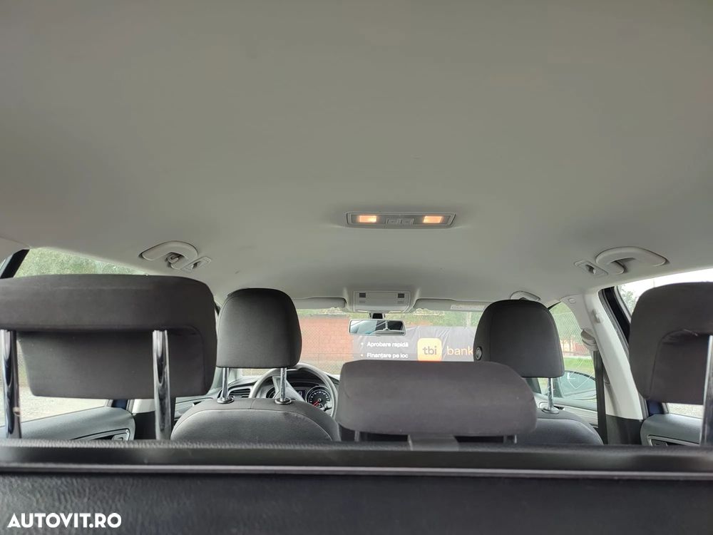 Volkswagen Golf - 10