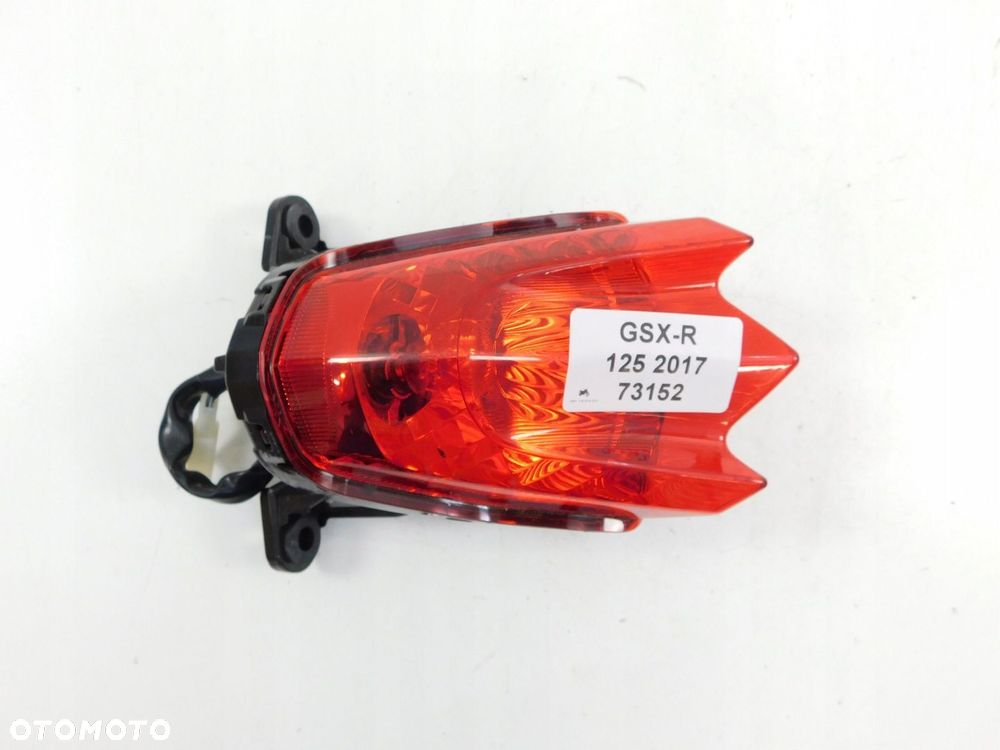 SUZUKI GSX-R 125 17r. LAMPA TYLNA TYŁ - 1