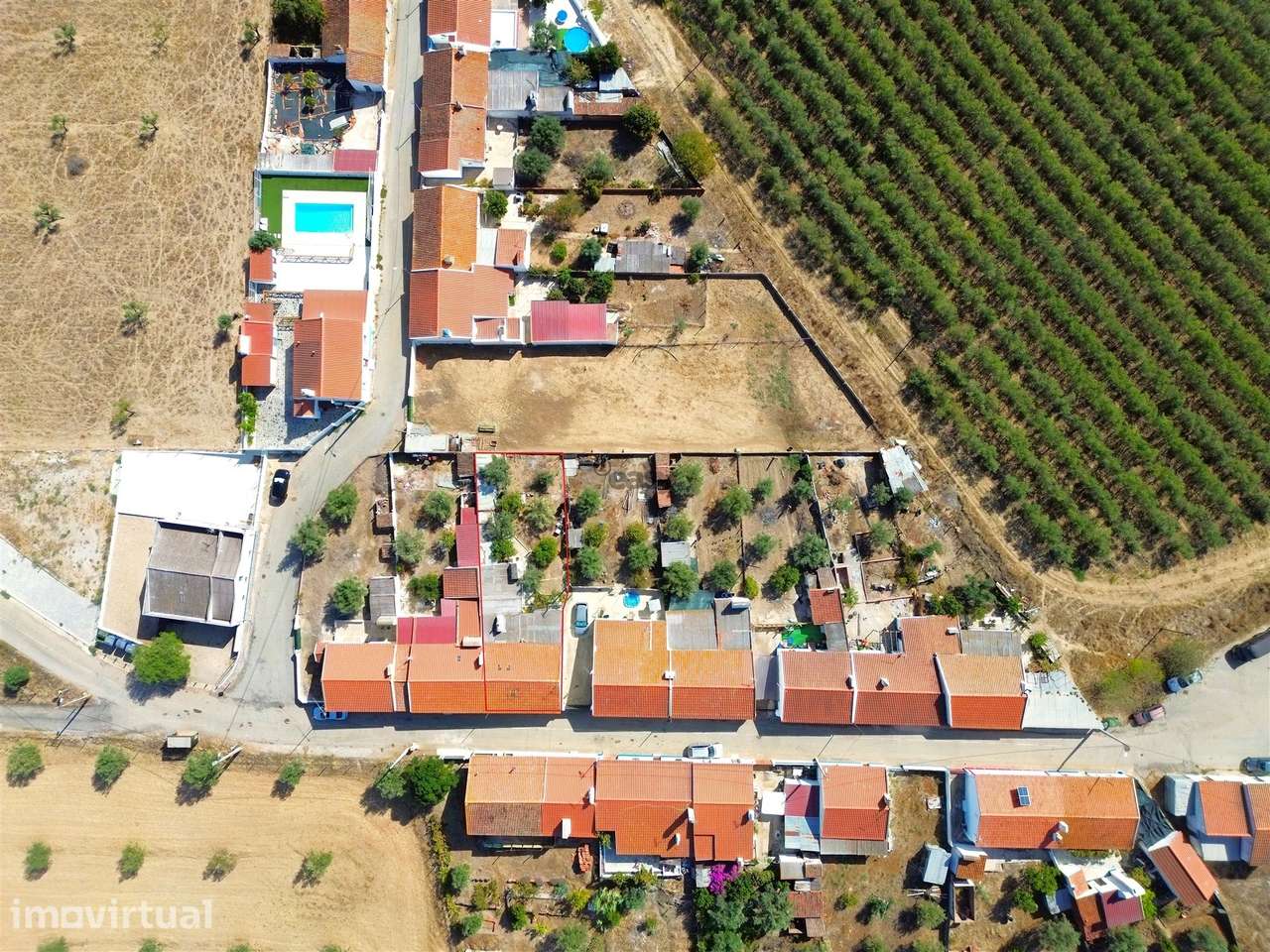 Moradia térrea T3 com quintal em São Vicente de Valongo, Évora - Grande imagem: 2/41