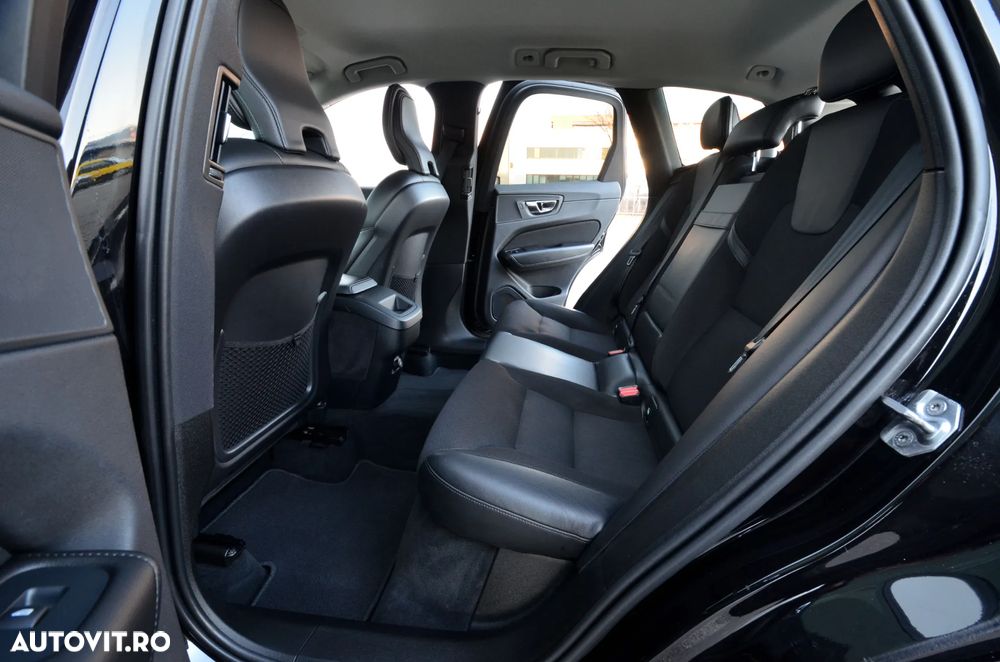 Volvo XC 60 D4 AWD Momentum - 21